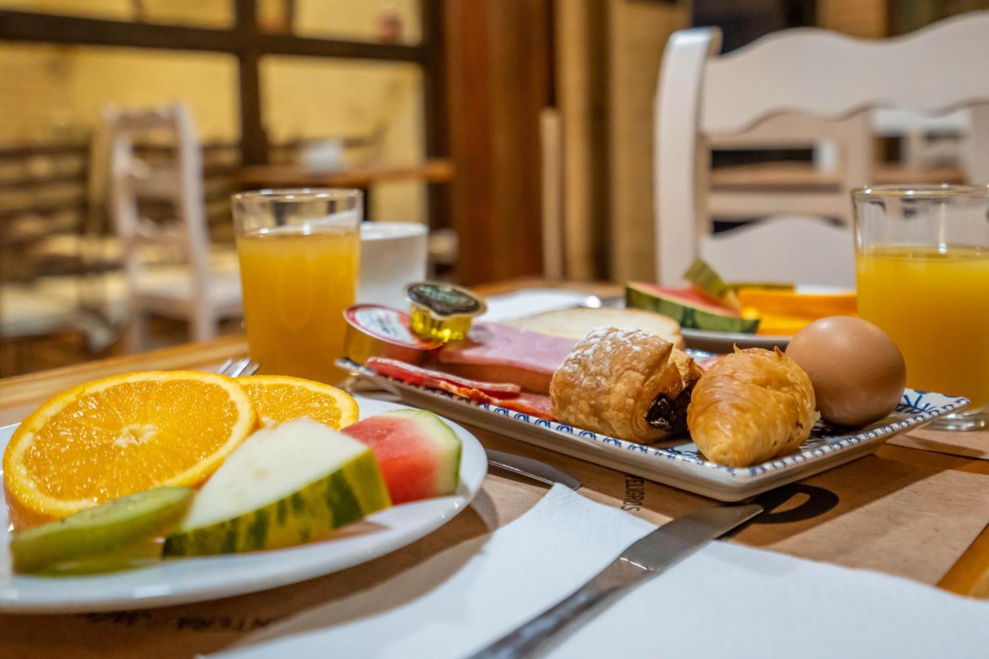 วายไอที ปวยร์ตา บิซากรา Hotel โตเลโด ภายนอก รูปภาพ